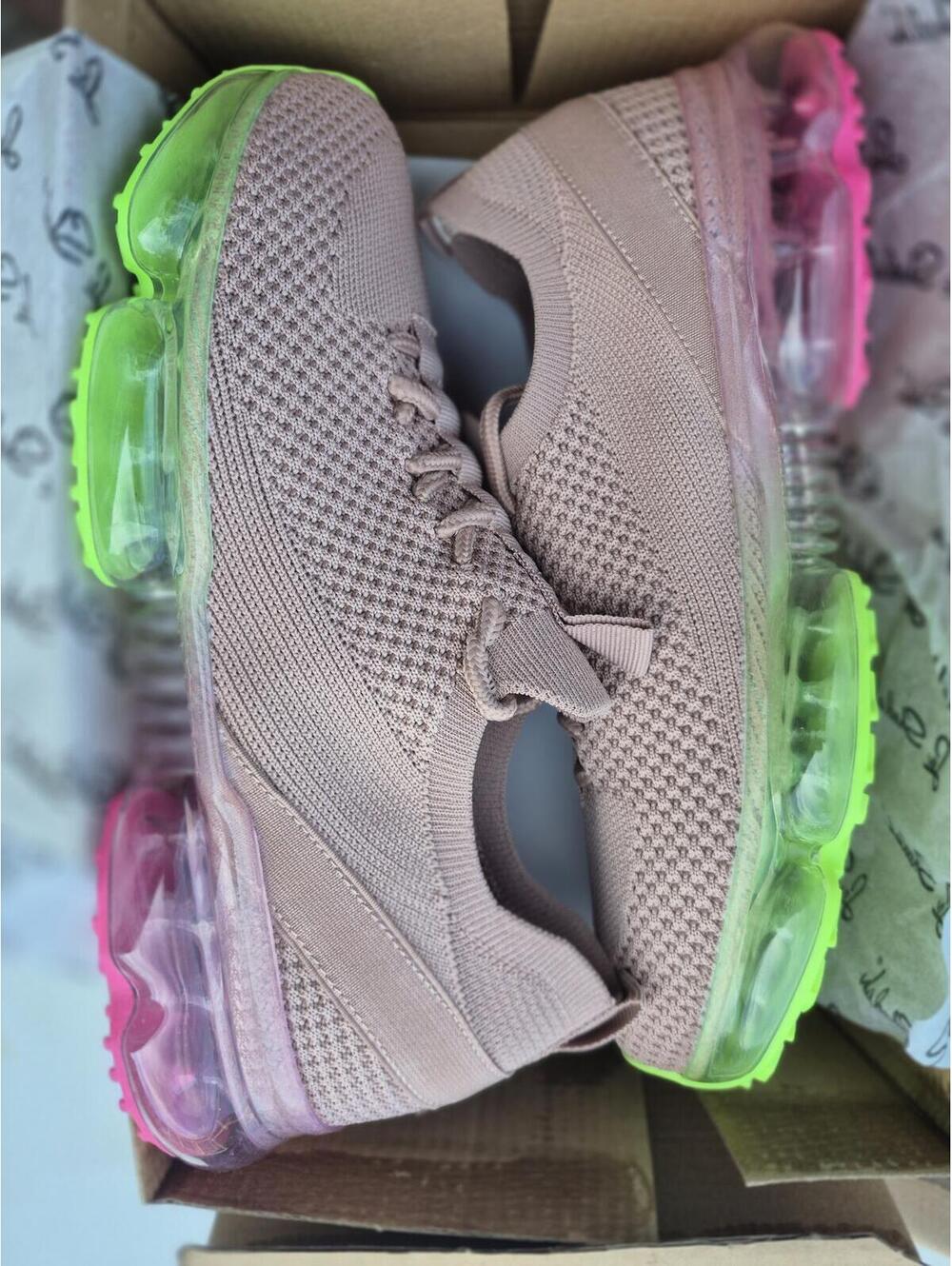 La Sheelah Flow-30 Mauve New in Box Womens size 9